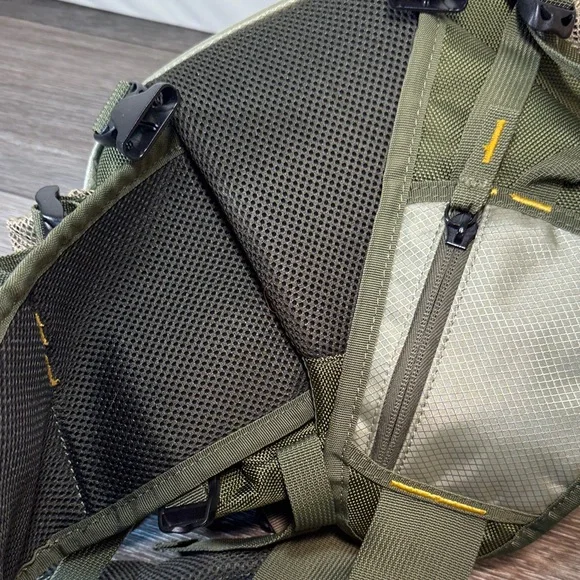 Sage Olive and Black Men's Belt Bag /fly fishing bag